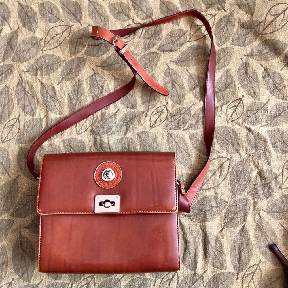 DB COLLECTION CROSSBODY LEATHER BAG, clean